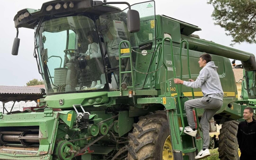 Agrotehničari u Ovčarama posjetili tvrtku Kutjevo d. d.