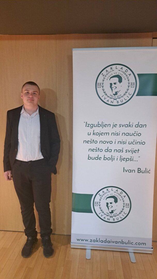 590874287_1261909415969770_2910357048970692493_n