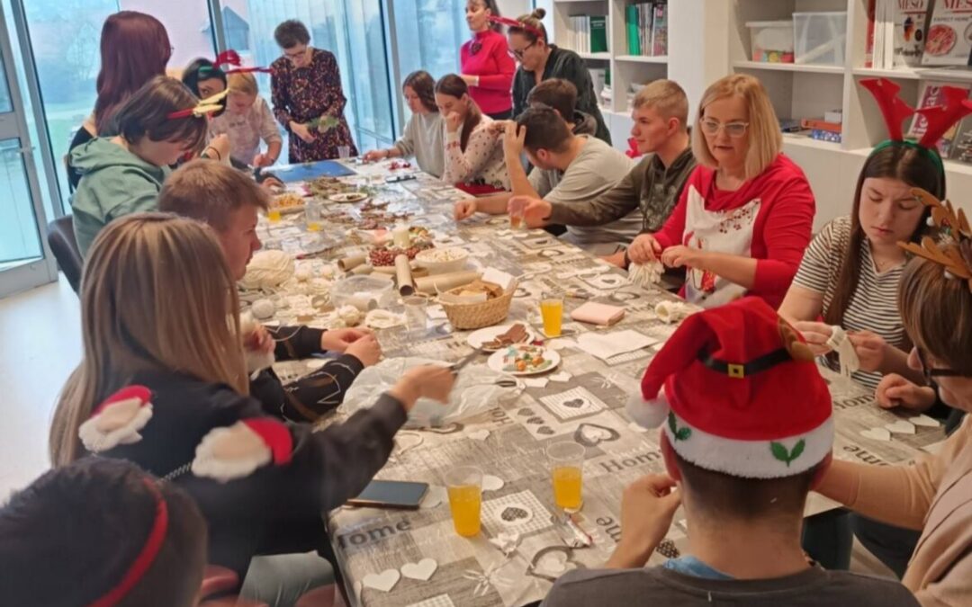 Božić koji spaja: inkluzija, kreativnost i čarolija zajedništva