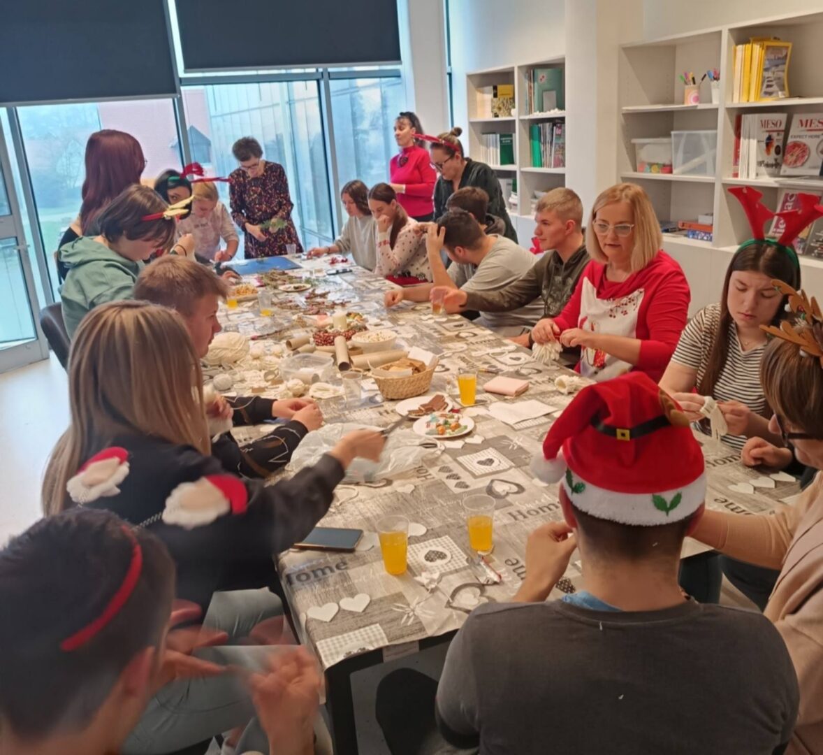 593522618_1260176356143076_3730110278108631624_n